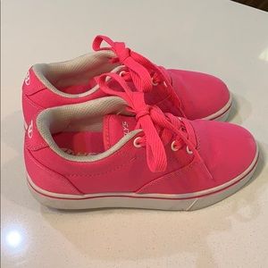 Heely’s Girls Youth size 2 pink shoes with wheels